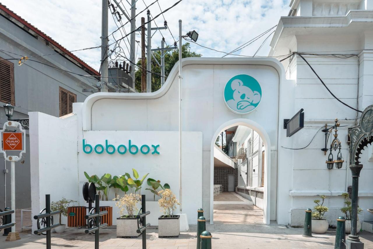 ホテル ボボボックス ポッズ コタ ラマ スマラン エクステリア 写真